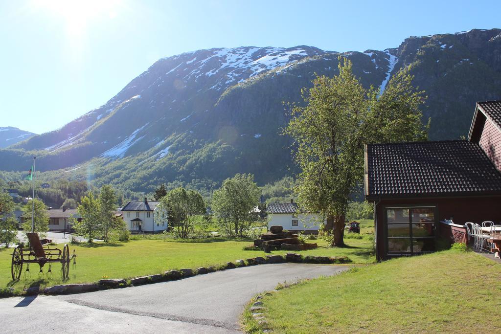 Skysstasjonen Cottages Røldal Extérieur photo